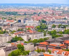 开云体育在线-扎哈罗娃为什么在中国长大